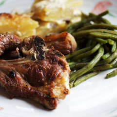 côtelette d'agneau haricots et gratin 3