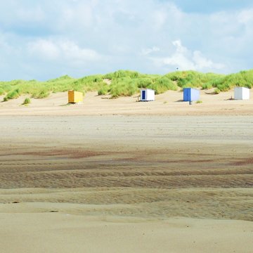 Strand mit Badehäuschen
