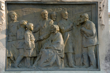 Bas relief monument Alphonse Benoît L'Isle sur la Sorgue