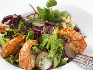 Garnelen mit Salat
