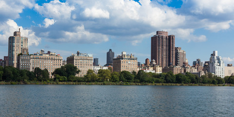 Fototapeta na wymiar Central Park Lake in Manhattan, Nowy Jork