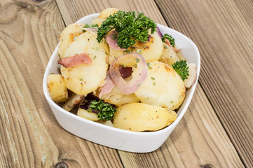 Bowl with fried Potatoes