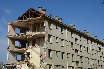 Fototapeta na wymiar France, demolition of an old building in Les mureaux