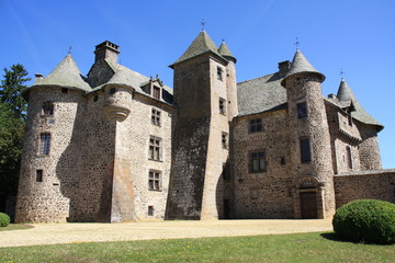 Fototapeta na wymiar Cordes zamek Orcival Puy de Dome