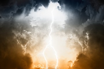 Obraz premium Stormy sky with lightning