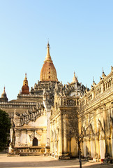 Fototapeta na wymiar Ananda Temple w Bagan, Birma