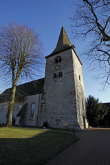 Fototapeta na wymiar Pfarrkirche in Hajen
