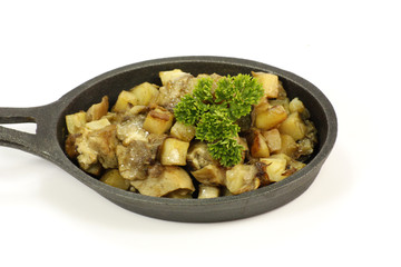 Poêlée de pommes de terre sautées au cèpes