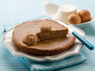 pie with cocoa ricotta and biscuit