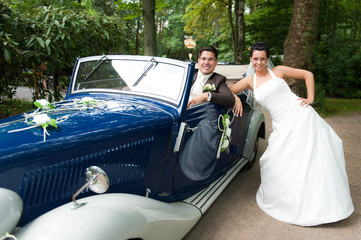 glückliches hochzeitspaar
