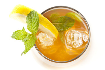 Refreshing Iced Tea with Lemon