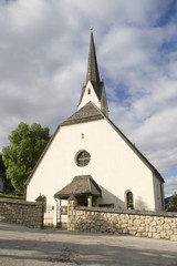 Fototapeta na wymiar Kościół w Alta Badia