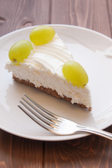 Yoghurt cake with grape