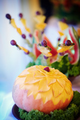 Rzężbiony owoc - carving