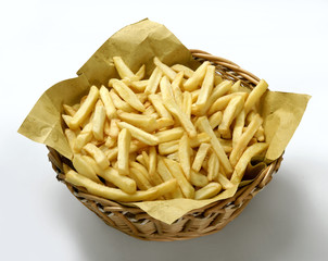 Patatine fritte in cestino e carta paglia