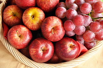 Mixed fruits in the basket