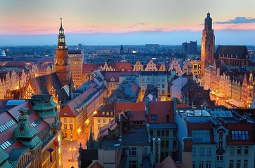 Wrocławski rynek o zmierzchu - obrazy, fototapety, plakaty