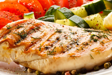 Grilled chicken breast and vegetables