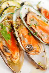 mussels with zucchini