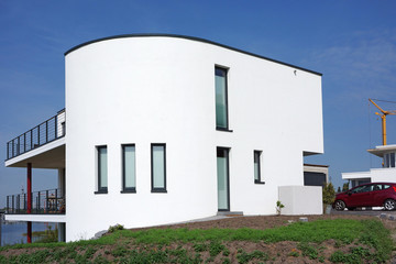 weißes gebäude #3