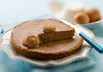 pie with cocoa ricotta and biscuit, selective focus