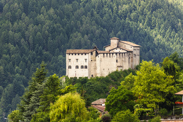 Fototapeta na wymiar Zamek Stenico (Trento)