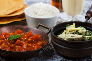 indische Gerichte mit Reis