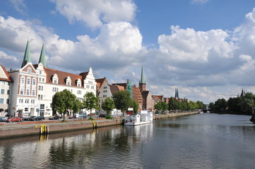 Fototapeta premium Lübek, au bord de l'eau 2