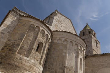 Fototapeta na wymiar Petrella Tifernina, Molise-stara wieś i kościół San Giorgio
