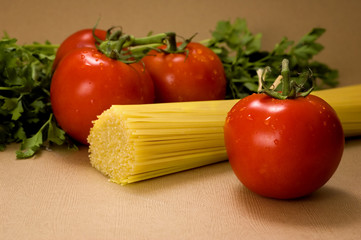 spaghetti and tomato