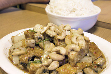 Thai Stir Fry Tofu with Cashew Nuts with Rice