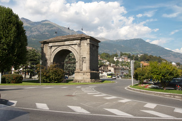 Fototapeta na wymiar D'Arc Augusto - Aosta Włochy