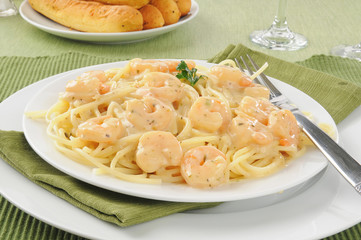 Shrimp scampie with breadsticks