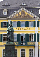 Fototapeta premium Beethoven Statue in Bonn, Germany.