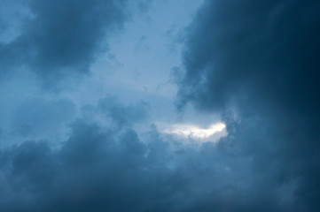 Obraz premium cloud in dark sky