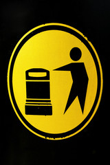 Recycle bin symbol