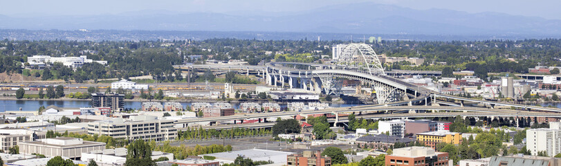 Fototapeta na wymiar Portland Oregon Fremont Bridge Panorama