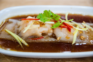 Noodles stuffed with shrimp