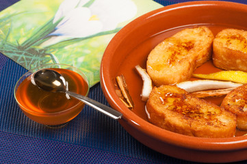 Torrijas in white wine