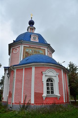 Fototapeta na wymiar Покровская церковь в г.Переславль Залесский, 1769 г.