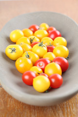Yellow and red cherry tomatoes