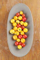 Yellow and red cherry tomatoes