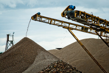 Conveyor belts in the gravel pit