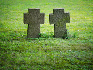 Grabmale auf dem Friedhof