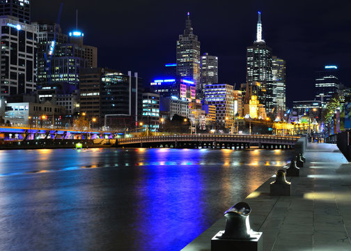 Melbourne mit Skyline und Yarra River