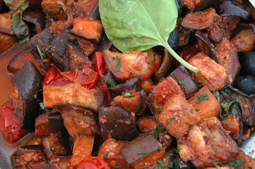 spezzatino di melanzane e peperoni al profumo di basilico 1