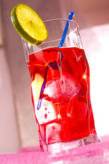 cranberry drink, szklanka, lód © npls