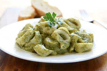 Pesto Tortellini