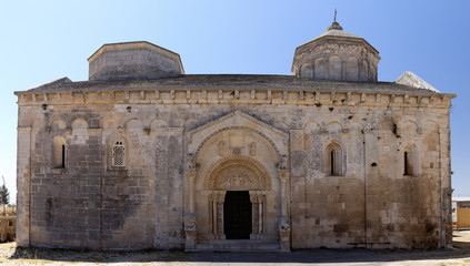 Fototapeta na wymiar Abadia de San Leonardo de Siponto (Apulia, Włochy)