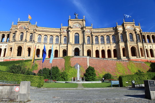 Maximilianeum Bayerischer Landtag